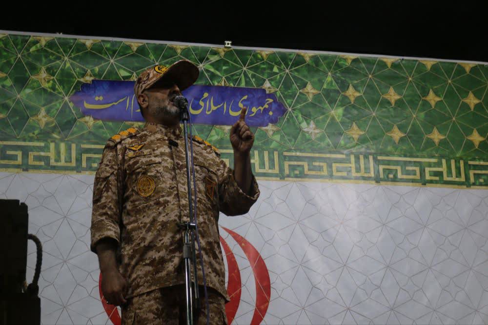  سقف  انتظارات دشمن از سقوط نظام به باز کردن تنگه هرمز تقلیل یافت / رزمایش بزرگ جانفدایان ۲۴ مهر در رشت برگزار می‌شود