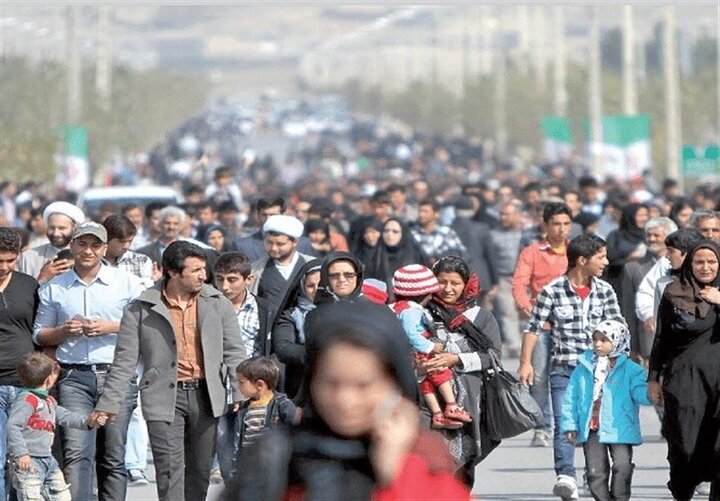رکورد تاریخی کاهش جمعیت ایران؛ از 2 میلیون تولد در دهه ۶۰ تا ۸۹۲ هزار تولد در ۱۴۰۴