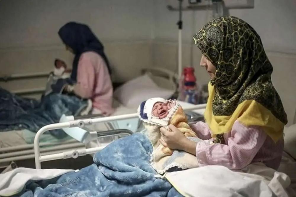 افزایش 25 درصدی مراجعات مادران باردار در گیلان؛ تولد 286 نوزاد در هفته دوم حملات
