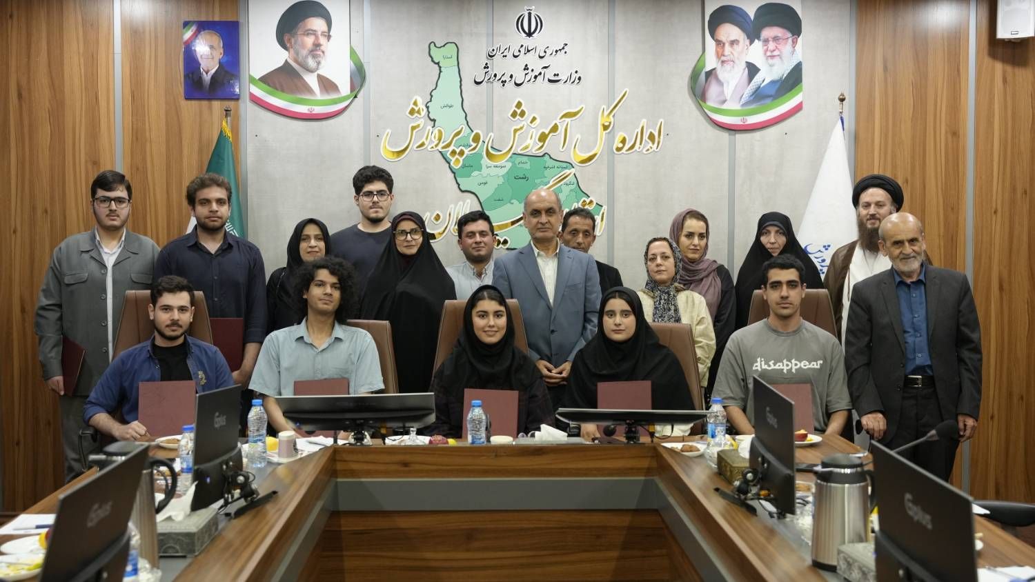 برترین‌های کنکور سراسری گیلان تجلیل شدند + تصاویر