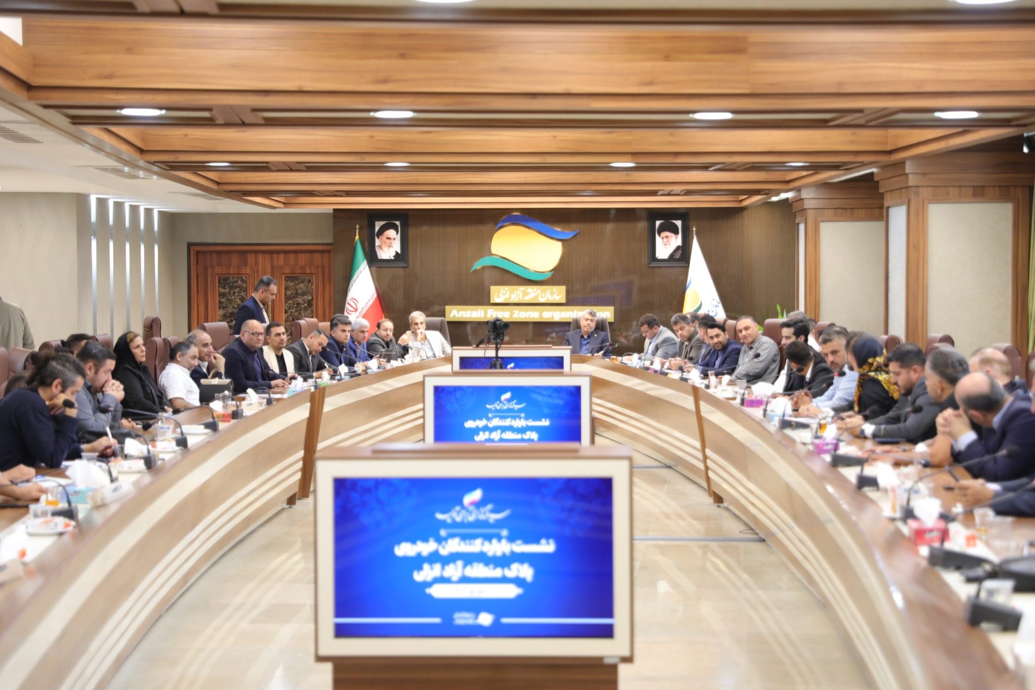 هیأت مؤسس انجمن وارد کنندگان خودروی پلاک منطقه آزاد انزلی تشکیل شود