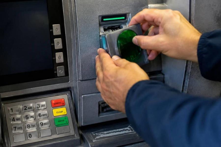 انهدام باند اسکیمر در گیلان؛ برداشت ۸۰ میلیارد ریال از حساب ۵۰ شهروند