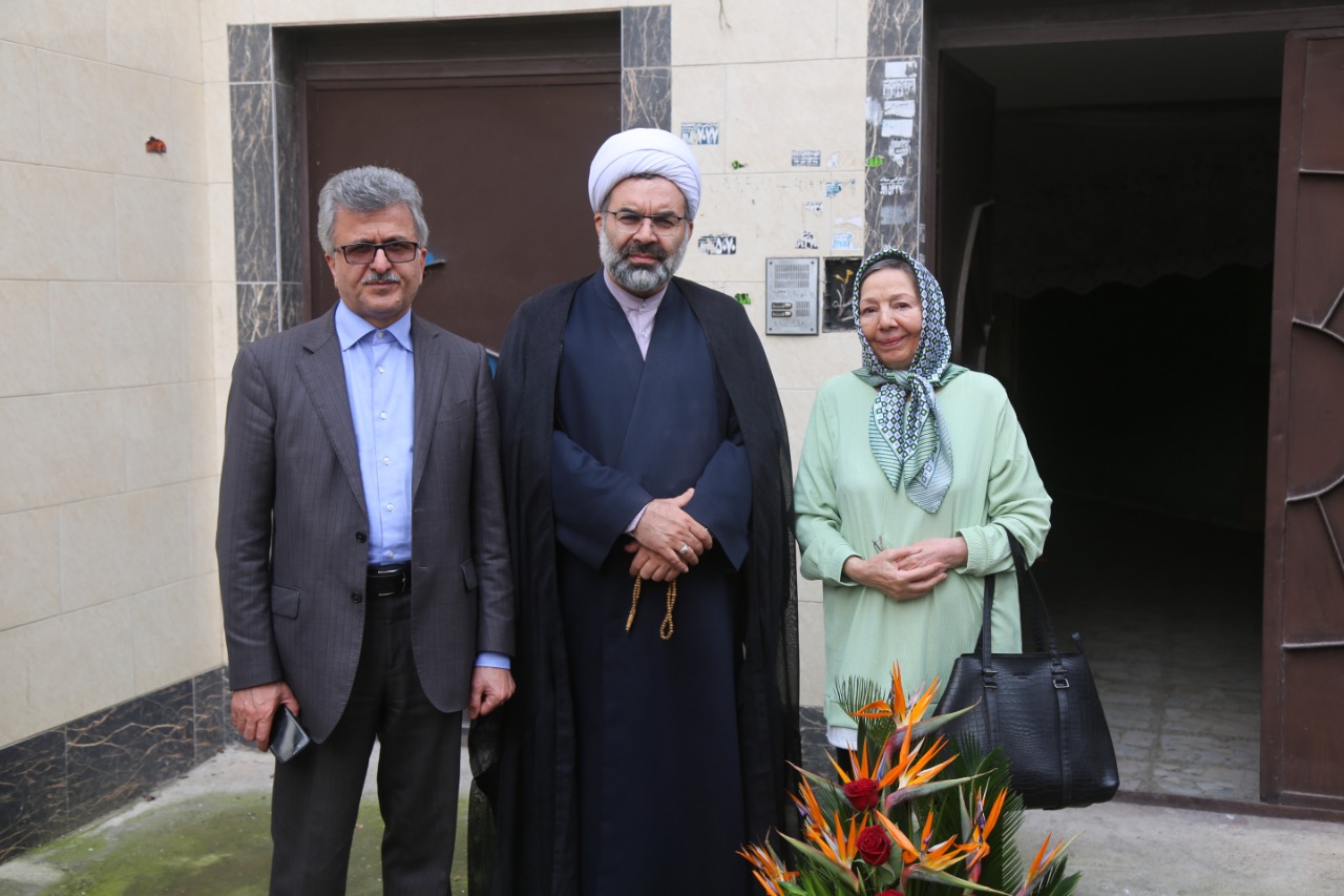  بانوی تفرشی، ملک میلیاردی خود را وقف درمانگاهی در رشت کرد