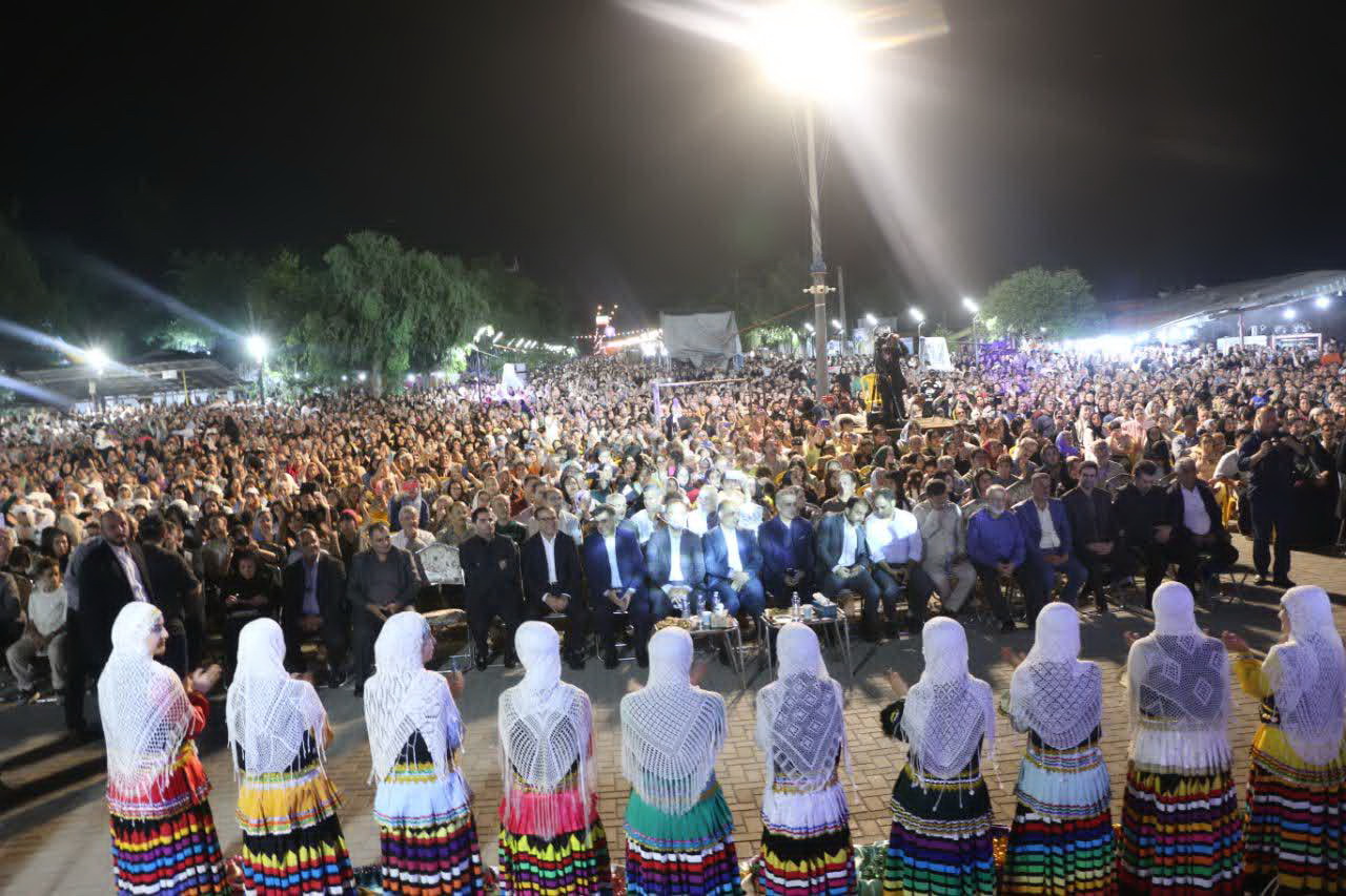 بندرکیاشهر در قاب ماندگار؛ ۸ شهریور، روز کیاشهر شد