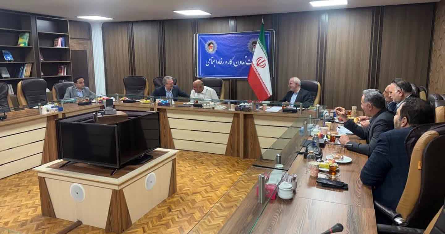 ارتقای جایگاه مجتمع دخانیات گیلان با تلاش‌های نماینده رشت و خمام
