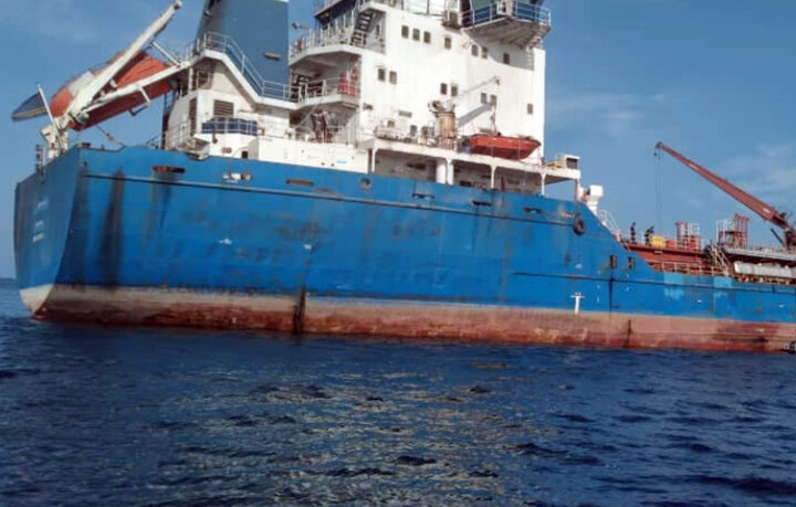 نجات یک کشتی ایرانی در آب‌های ساحلی گیلان توسط تیم ویژه امدادی