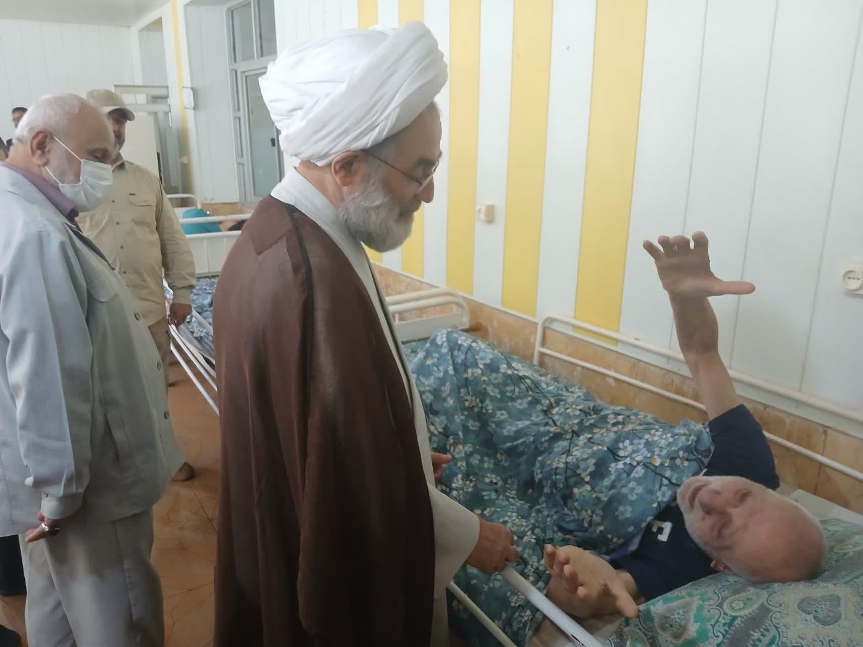 بازدید آیت‌ الله فلاحتی از آسایشگاه معلولین و سالمندان رشت / تأکید بر مدیریت صحیح و توسعه فضای سبز
