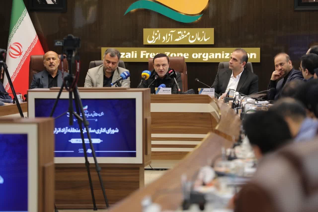  بهره ‌برداری حداکثری از ظرفیت‌های کریدوری و توسعه روابط با كشورهای حوزه دریای كاسپین