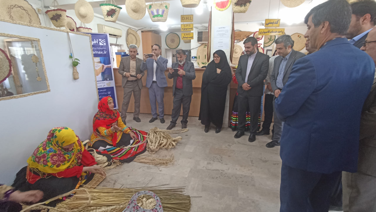 بهره برداری از نخستین دفتر پست حصیر کشور در خمام