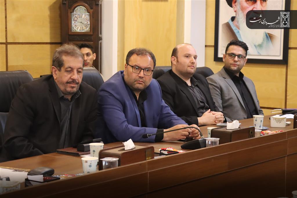 شهر رشت به جانمایی ، نصب دکل‌ها و رفع نقاط کور نیاز جدی دارد