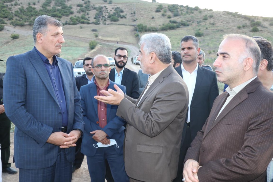 
	بررسی روند بازسازی مناطق رانشی خرشک و سندس رودبار
