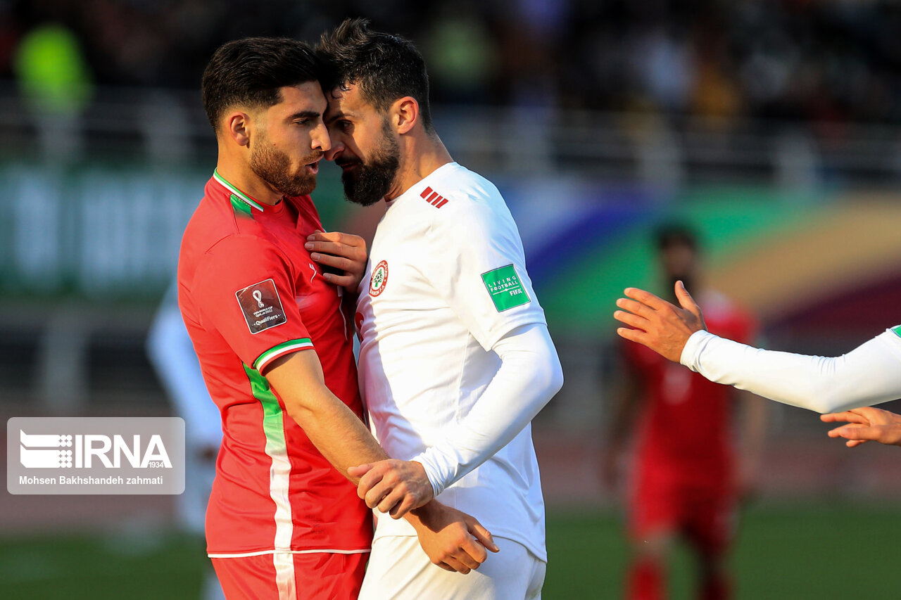 
	فوتبال، جنگ و دیگر هیچ
