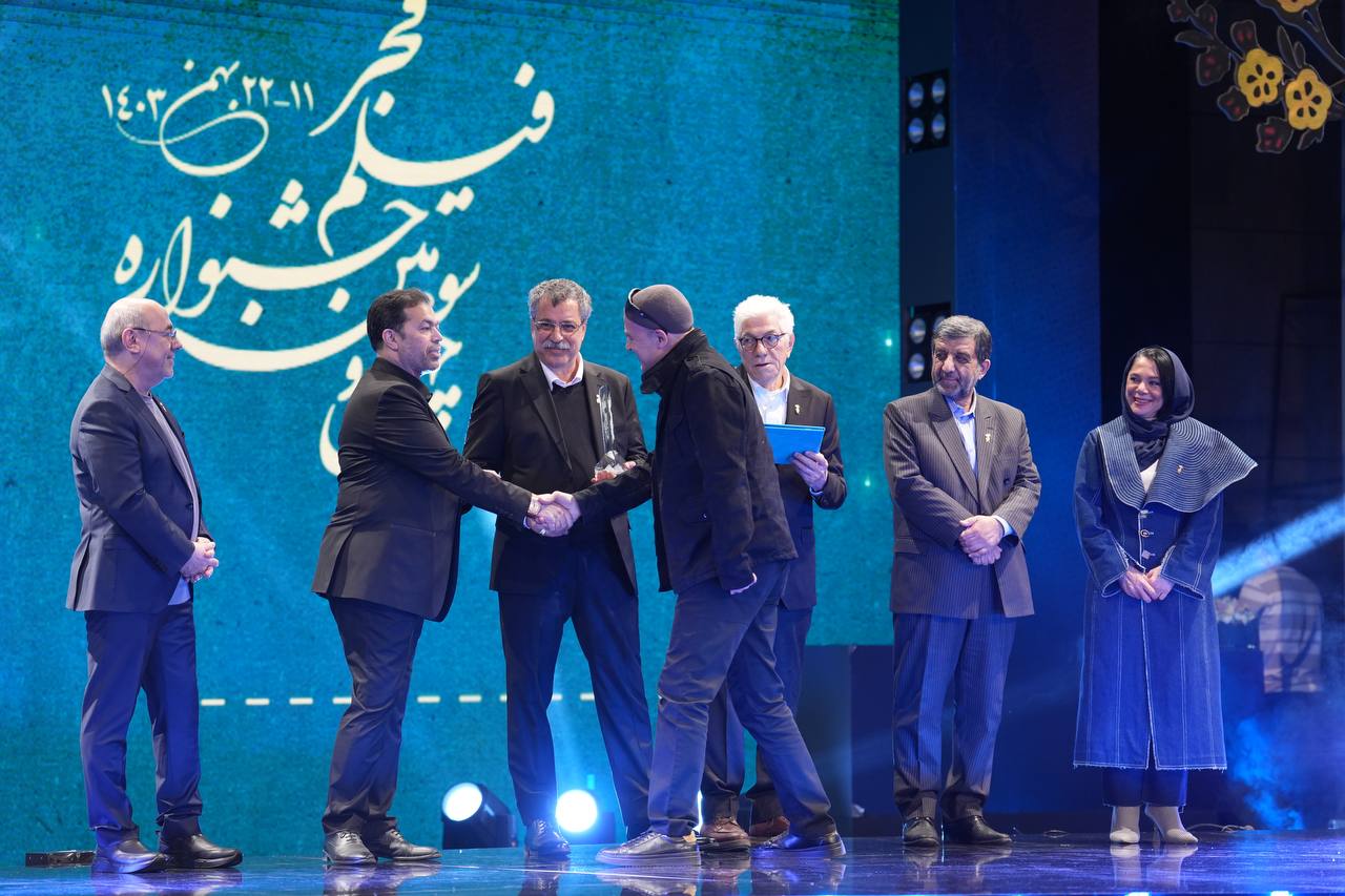 «مصطفی زمانی» و «فریبا نادری» بهترین بازیگران نقش اول / «لیندا کیانی» و «فرهاد آییش» بهترین بازیگران نقش مکمل