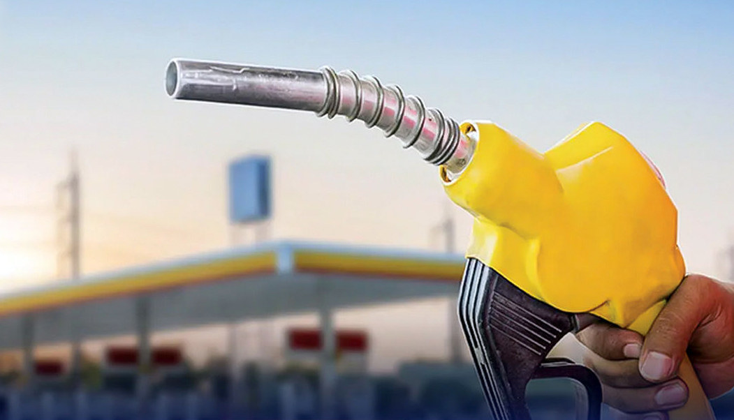 روایت دبیر کمیسیون انرژی از نرخ سوم بنزین / بنزین 7500 تومانی در راه است؟